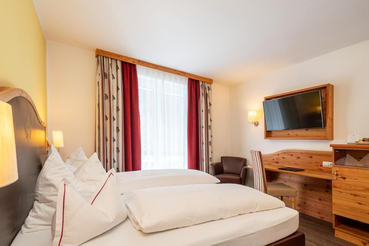 Hotel Trattlerhof バド クラインキルヒハイム エクステリア 写真